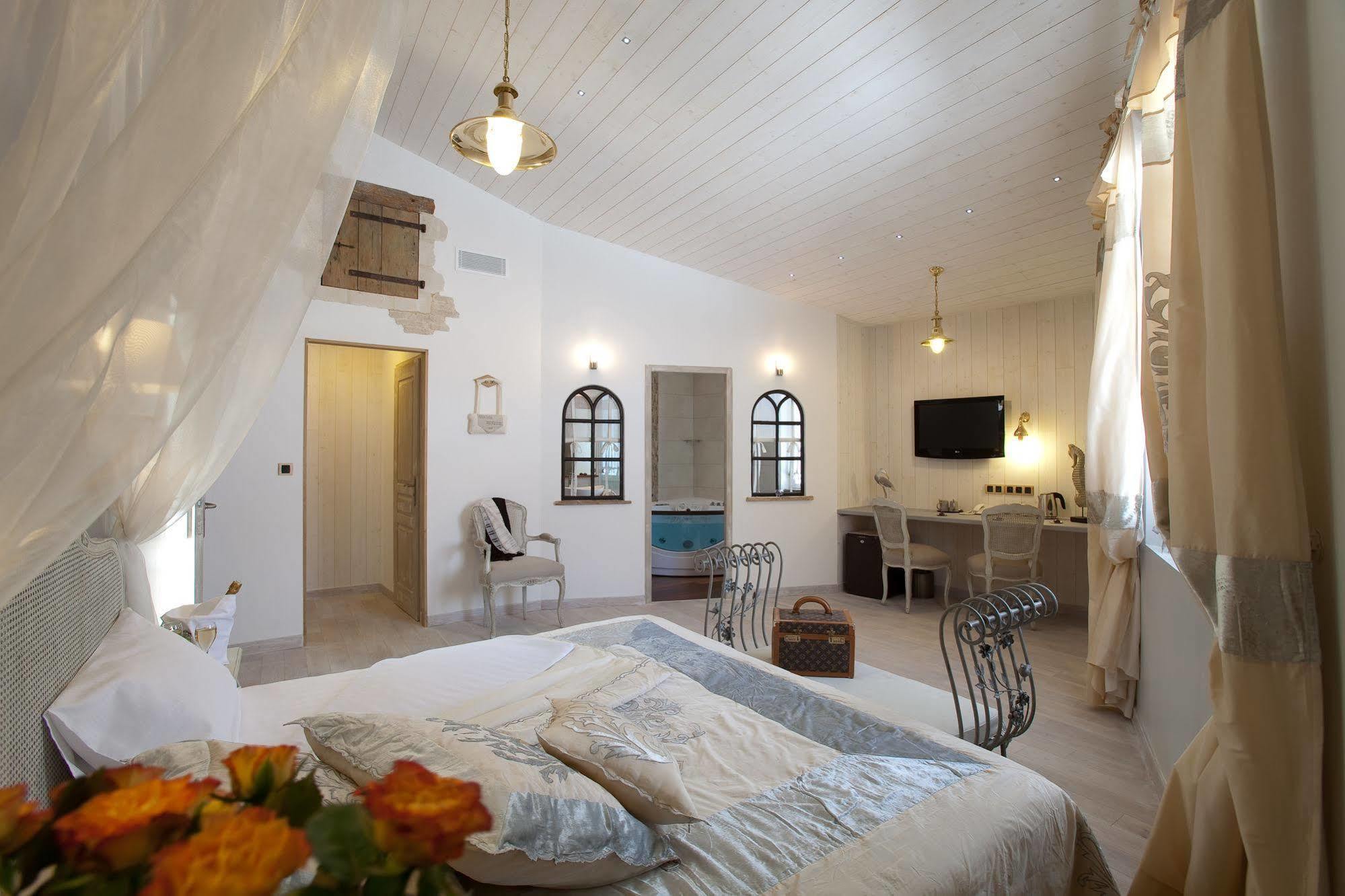 Chambre D'Hotes Hote Des Portes Ile De Re Ле-Порт Экстерьер фото
